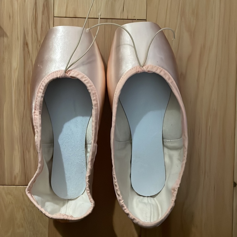 Brand New Suffolk Stellar Pointe Shoes 6XXXN